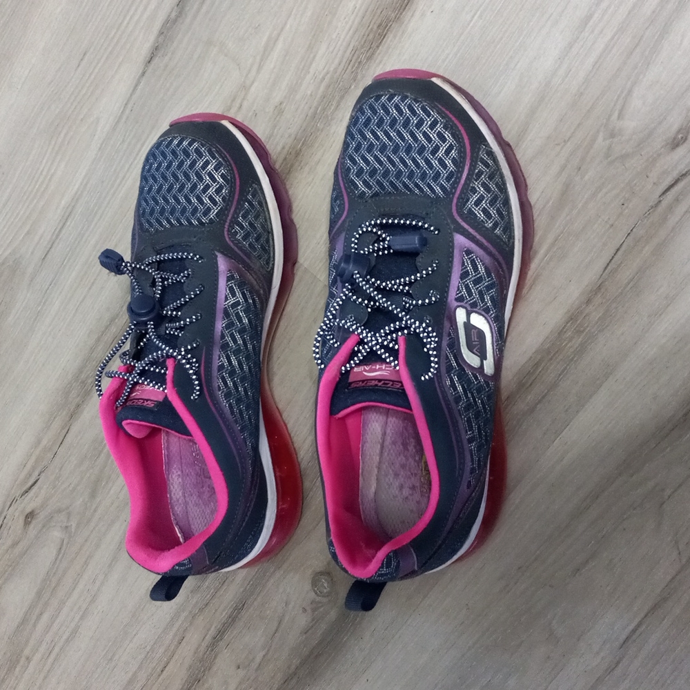 Skechers air Women's size 10